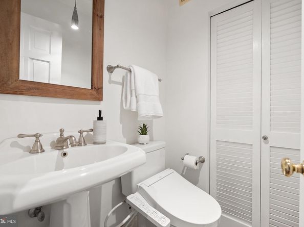 2429 Tunlaw Road NW, Washington DC 20007