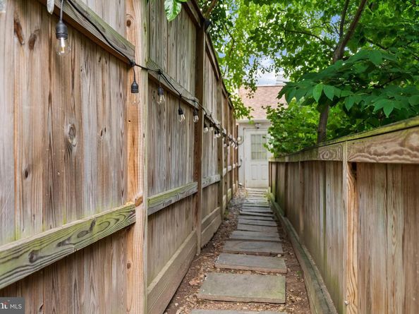 2429 Tunlaw Road NW, Washington DC 20007