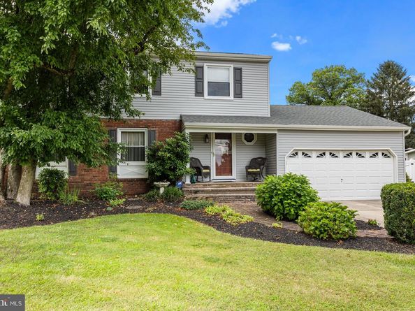 1517 Derbyshire Road, Yardley PA 19067