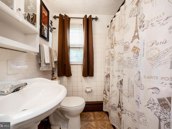 222 Collingdale Avenue, Collingdale PA 19023