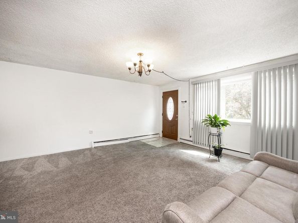 222 Collingdale Avenue, Collingdale PA 19023