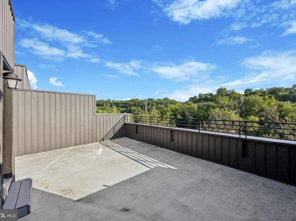 4548 Riverside Way, Philadelphia PA 19127