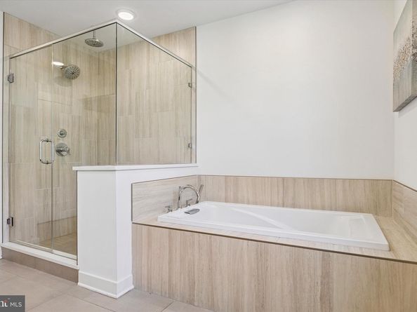 4548 Riverside Way, Philadelphia PA 19127