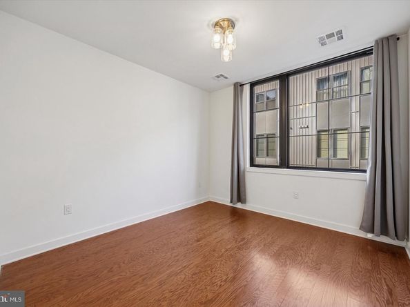 4548 Riverside Way, Philadelphia PA 19127