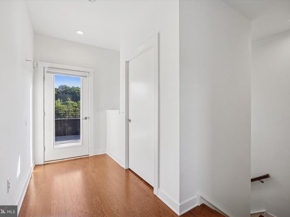 4548 Riverside Way, Philadelphia PA 19127