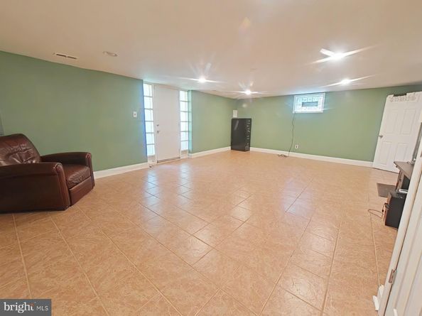 614 E Gorgas Lane, Philadelphia PA 19119