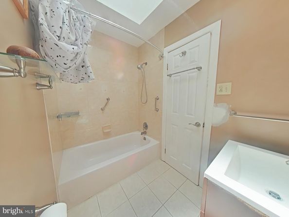 614 E Gorgas Lane, Philadelphia PA 19119