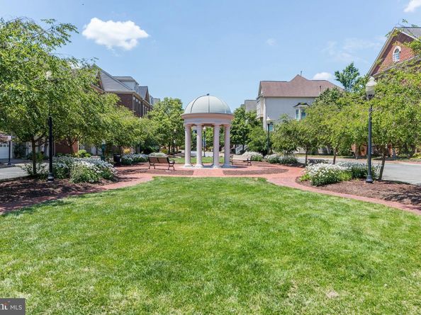 4950 Brenman Park Drive 301, Alexandria VA 22304