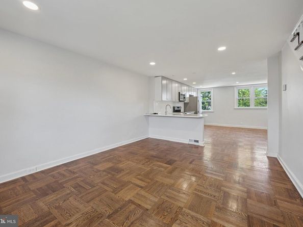 303 Golf Road, Darby PA 19023