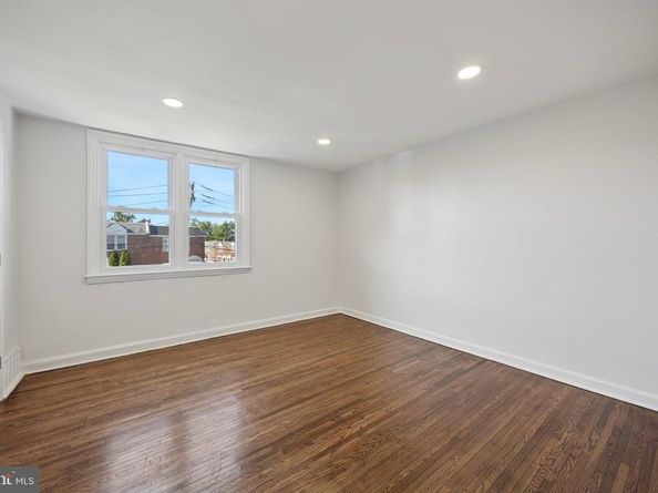 303 Golf Road, Darby PA 19023