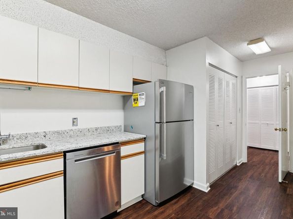 3800 Powell Lane 519, Falls Church VA 22041
