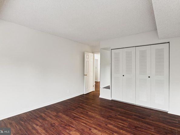 3800 Powell Lane 519, Falls Church VA 22041