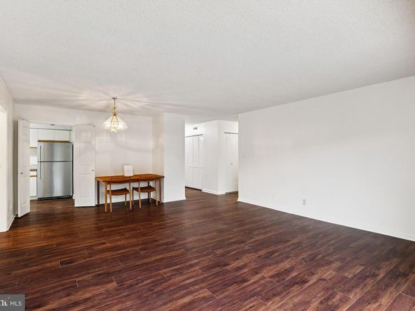 3800 Powell Lane 519, Falls Church VA 22041