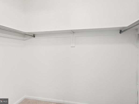 3800 Powell Lane 519, Falls Church VA 22041