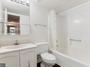 3800 Powell Lane 519, Falls Church VA 22041