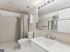 3800 Powell Lane 519, Falls Church VA 22041