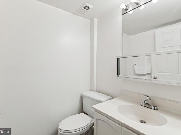 3800 Powell Lane 519, Falls Church VA 22041