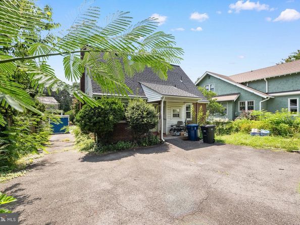2401 Ridge Road Drive, Alexandria VA 22302