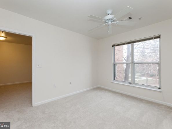 2204 Westcourt Lane 201, Herndon VA 20170