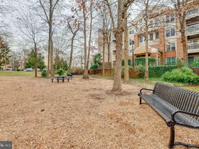 2204 Westcourt Lane 201, Herndon VA 20170