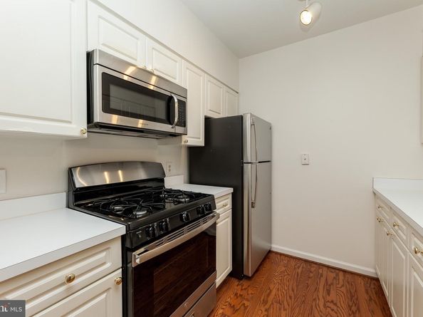 2204 Westcourt Lane 201, Herndon VA 20170