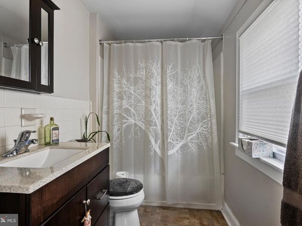 315 N Swarthmore Avenue, Ridley Park PA 19078