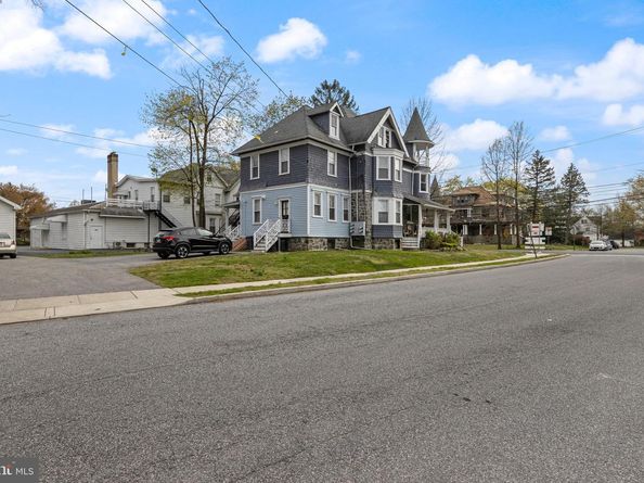 315 N Swarthmore Avenue, Ridley Park PA 19078