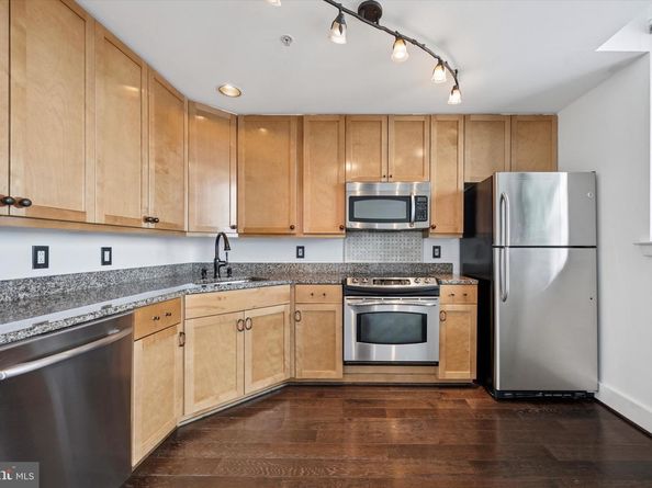 717 S Columbus Boulevard 812, Philadelphia PA 19147