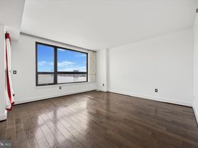 717 S Columbus Boulevard 812, Philadelphia PA 19147