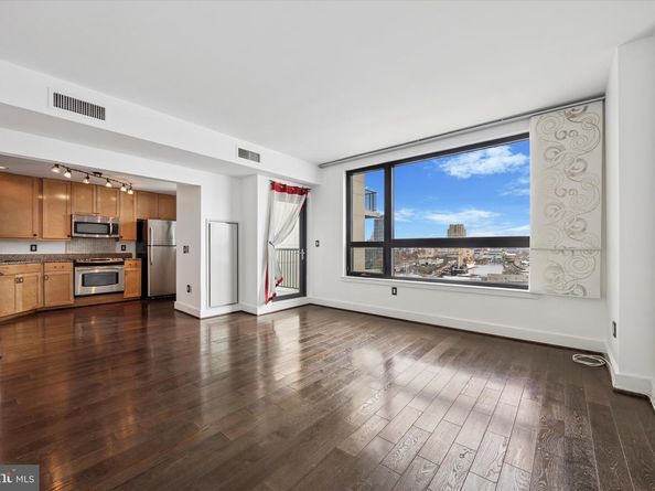717 S Columbus Boulevard 812, Philadelphia PA 19147