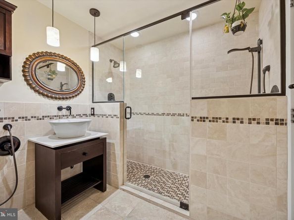 717 S Columbus Boulevard 812, Philadelphia PA 19147