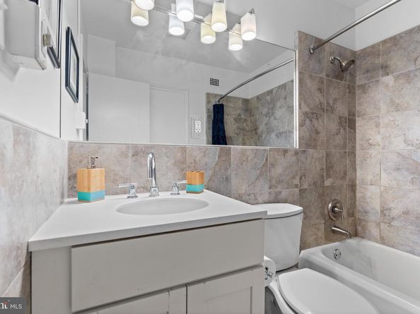2601 Pennsylvania Avenue 952, Philadelphia PA 19130