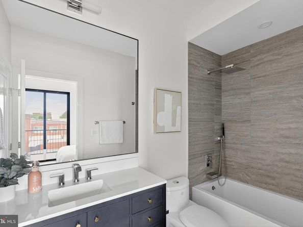 828 21st Street NE 2, Washington DC 20002