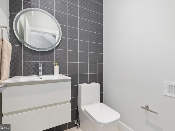 7435 Nigh Road, Falls Church VA 22043