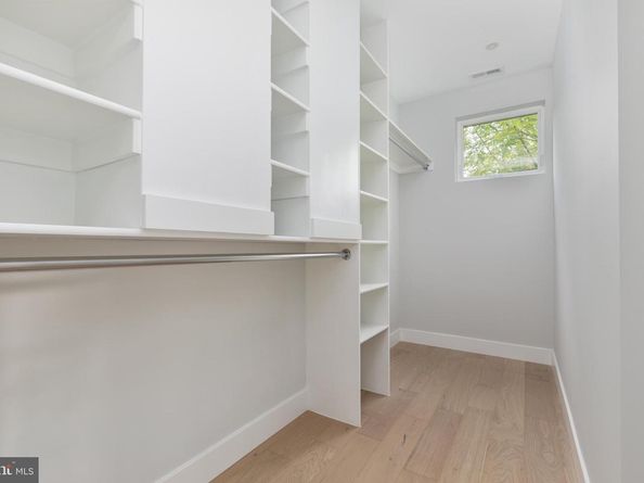 7435 Nigh Road, Falls Church VA 22043
