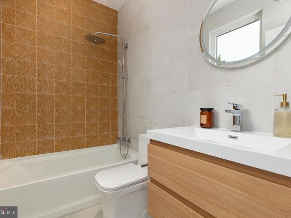 7435 Nigh Road, Falls Church VA 22043