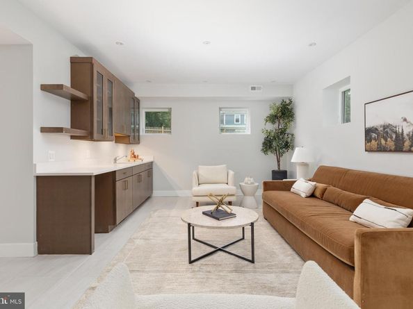 7435 Nigh Road, Falls Church VA 22043