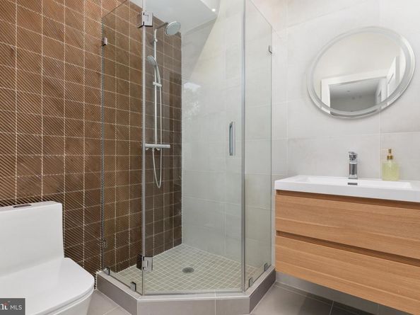 7435 Nigh Road, Falls Church VA 22043