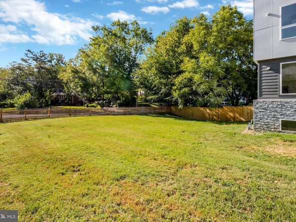 7435 Nigh Road, Falls Church VA 22043