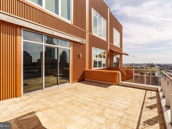 1111 Locust Street PH10D, Philadelphia PA 19107