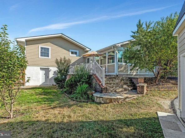 400 E Poplar Road, Sterling VA 20164