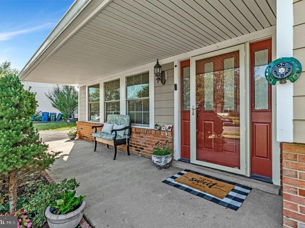 400 E Poplar Road, Sterling VA 20164