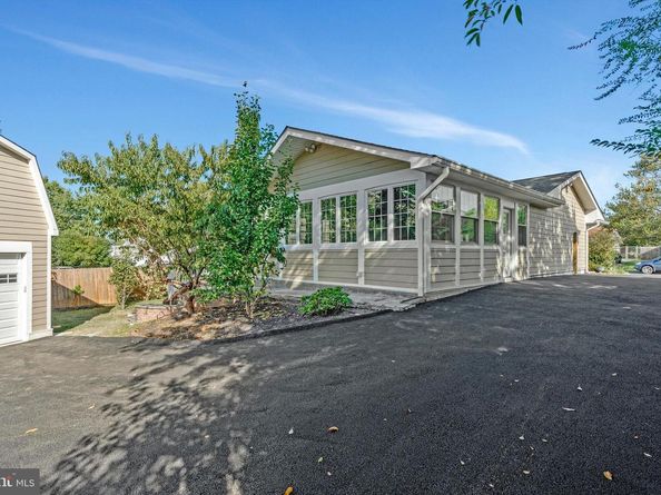 400 E Poplar Road, Sterling VA 20164