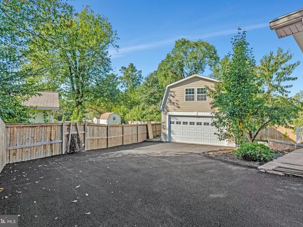 400 E Poplar Road, Sterling VA 20164