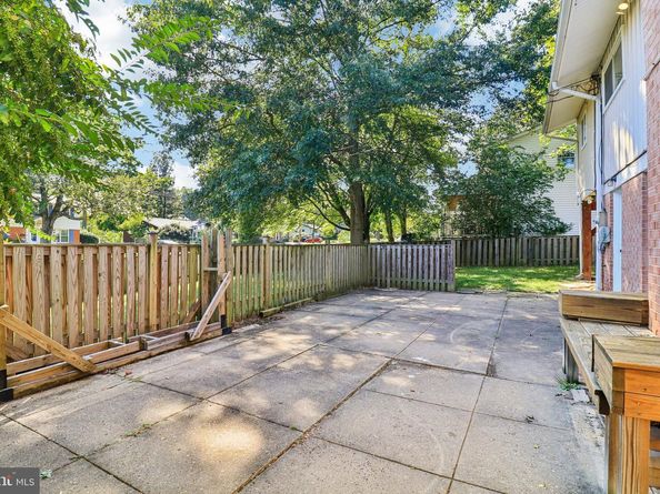 2638 Bowling Green Drive, Vienna VA 22180