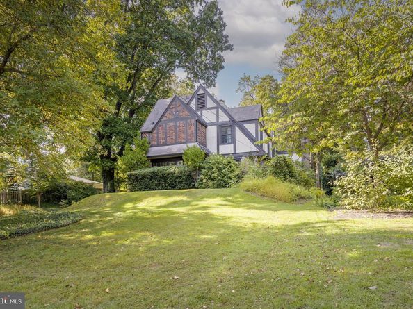 8202 Fairview Road, Elkins Park PA 19027