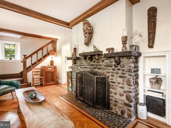 8202 Fairview Road, Elkins Park PA 19027