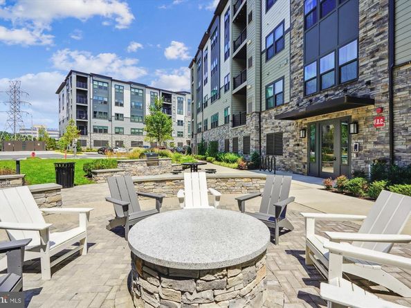12865 Mosaic Park Way 3Y, Herndon VA 20171