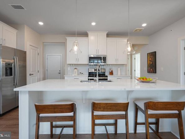 12865 Mosaic Park Way 3Y, Herndon VA 20171