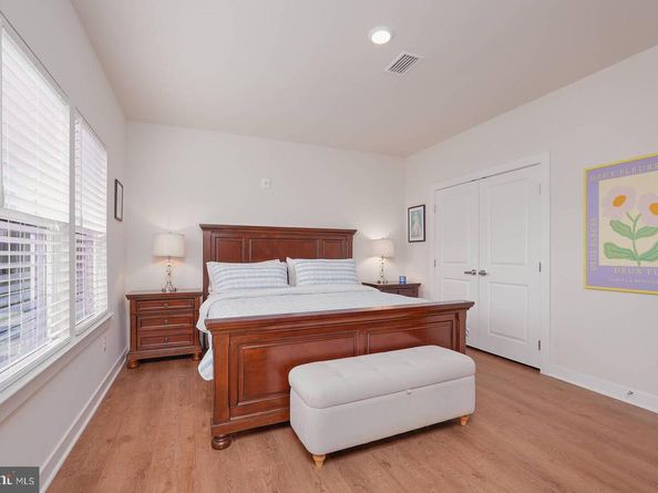 12865 Mosaic Park Way 3Y, Herndon VA 20171